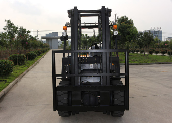 Chine Le plein CE libre de mât a approuvé le chariot élévateur industriel 4,5 tonnes avec le moteur 59KW fournisseur